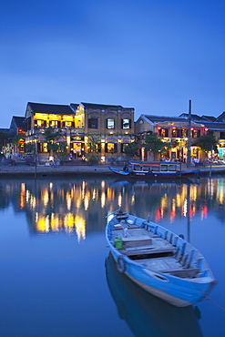 Boat on Thu Bon River at dusk, Hoi An, UNESCO World Heritage Site, Quang Nam, Vietnam, Indochina, Southeast Asia, Asia