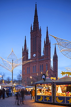 Christmas market and Marktkirche (Market Church) at dusk, Wiesbaden, Hesse, Germany, Europe