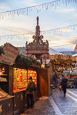 Christmas Market, Mainz, Rhineland-Palatinate, Germany, Europe