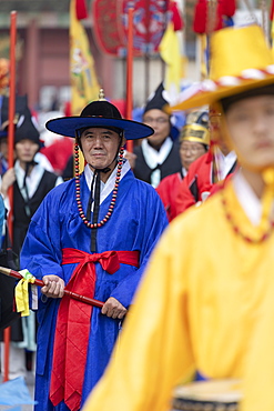 Traditional parade outside Changdeokgung Palace, Seoul, South Korea, Asia