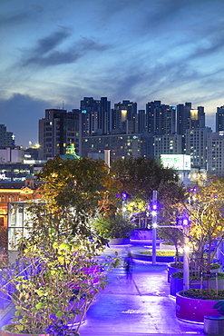 Seoul 7017 Skygarden at dusk, Seoul, South Korea, Asia