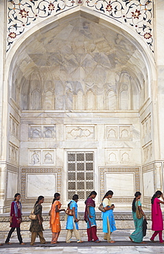 Indian women standing in line at Taj Mahal, UNESCO World Heritage Site, Agra, Uttar Pradesh, India, Asia