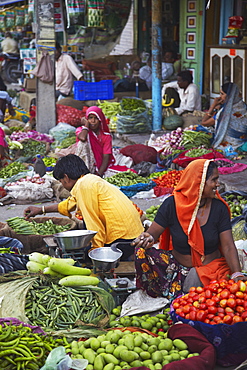 Vegetable market, Bundi, Rajasthan, India, Asia