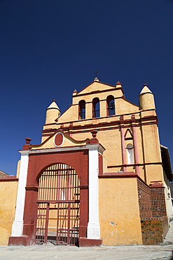 Temple of St. Nicolas, built between 1613 and 1621, San Cristobal de las Casas, Chiapas, Mexico, North America 