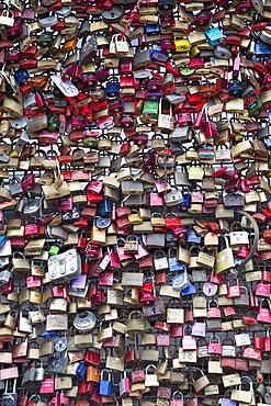 Love padlocks on the Hohenzollern Bridge, Cologne, North Rhine Westphalia, Germany, Europe