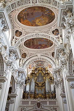 Interior of St. Stephen's Cathedral, dating from 1688, iincluding the largest Catholic church organ in the world, Passau, Bavaria, Germany, Europe