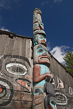 Tlingit Totem Pole, Raven's Fort Tribal House, Fort William Seward, Haines, Alaska, United States of America, North America