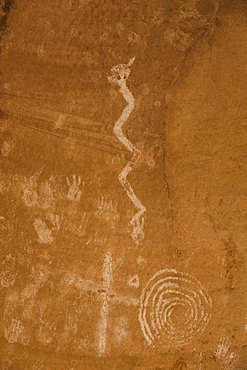 Pictographs, River House Ruin, Ancestral Puebloan Cliff Dwelling, 900-1300 AD, Shash Jaa National Monument, Utah, United States of America, North America