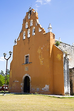 Church of Santiago Apostol, founded in 17th century, Dzan, Yucatan, Mexico, North America