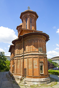 Kretzulescu Church, dating from 1720, Budapest, Romania, Europe