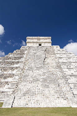 El Castillo (Pyramid of Kukulcan), Chichen Itza, UNESCO World Heritage Site, Yucatan, Mexico, North America