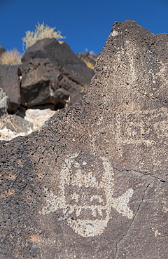 Petroglyph National Monument, petroglyphs carved into volcanic rock by American Indians 400 to 700 years ago, New Mexico, United States of America, North America