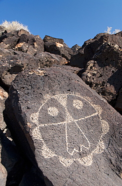 Petroglyph National Monument, petroglyphs carved into volcanic rock by American Indians 400 to 700 years ago, New Mexico, United States of America, North America