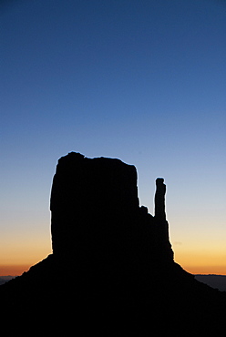 Monument Valley Navajo Tribal Park, East Mitten, sunrise,
 Utah, United States of America, North America