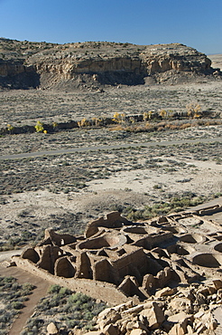 Chaco Culture National Historic Park, World Heritage Site, Pueblo Bonito, kiva (foreground), UNESCO World Heritage Site, New Mexico, United States of America, North America