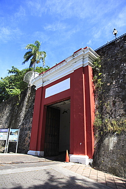 San Juan Gate, Old City Wall, UNESCO World Heritage Site, Old San Juan, San Juan, Puerto Rico, West Indies, Caribbean, United States of America, Central America