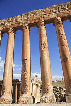 Temple of Jupiter, Baalbek temple complex, UNESCO World Heritage Site, Bekka Valley, Lebanon, Middle East