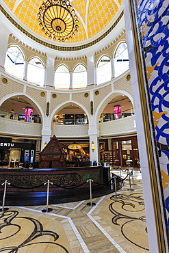 Entrance to the Gold Souk, Dubai Mall, Dubai, United Arab Emirates, Middle East 