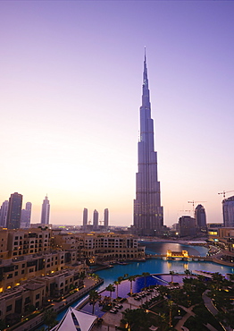 Burj Khalifa, formerly the Burj Dubai (Dubai Tower), the tallest tower in the world at 818m, Downtown Burj Dubai, Dubai, United Arab Emirates, Middle East