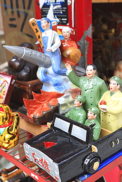 Vintage Communist ceramics for sale in Hollywood Road antiques district, Hong Kong Island, Hong Kong, China, Asia