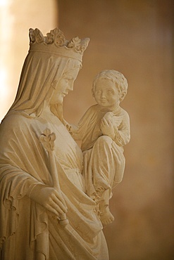 Sculpture of the Virgin and Child, Notre-Dame de Senanque Abbey, Gordes, Vaucluse, France, Europe