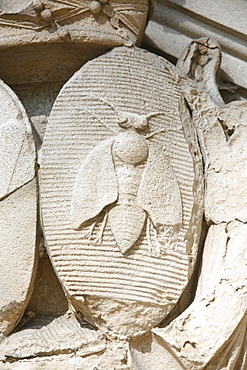 Sculpture of a Bee symbolising Christ and Holy Spirit, at Pere Lachaise cemetery, Paris, Ile de France, France, Europe