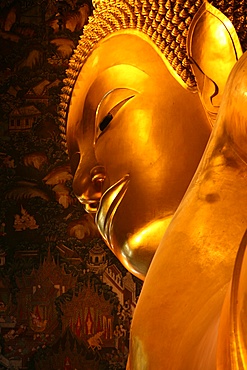 Reclining Buddha in Wat Po temple, Bangkok, Thailand, Southeast Asia