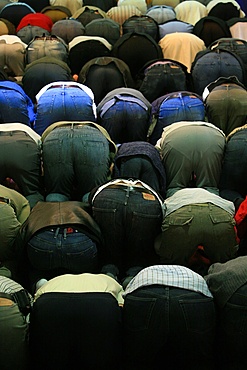 Friday prayers in Bordeaux mosque, Bordeaux, Gironde, France, Europe