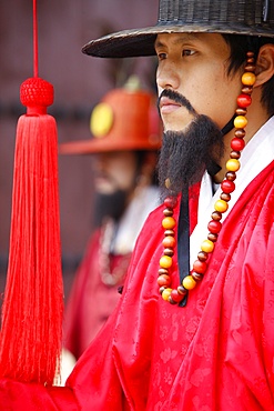 Royal guards changing ceremony, Changdeokgung Palace, Seoul, South Korea, Asia