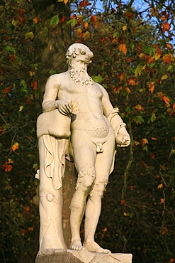 Statue, Chantilly Castle, Oise, France, Europe