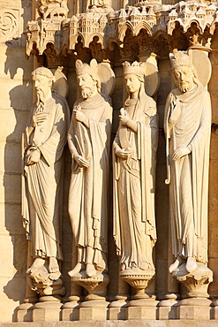 St. Anne's gate sculptures of St. Paul, King David, Bethsabee and a king, west front, Notre Dame Cathedral, UNESCO World Heritage Site, Paris, France, Europe