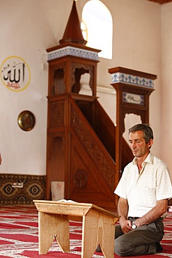 The King's Mosque, one of the oldest religious buildings in Albania, dating from 1492, Elbassan, Albania, Europe