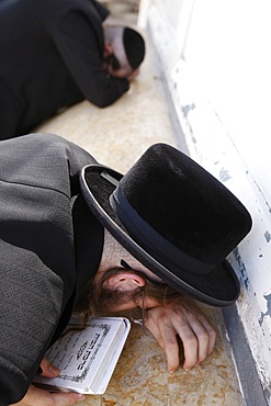 Belz Hasidic Jews praying at Maimonides' tomb in Tiberias, Galilee, Israel, Middle East