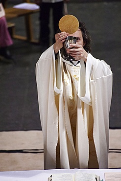 Eucharist on Maundy Thursday in a Catholic church, Paris, France, Europe