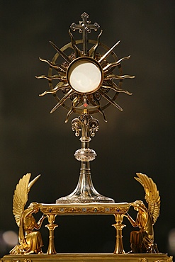 Holy sacrament in Paris cathedral, Paris, France, Europe