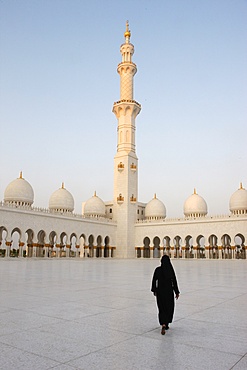 Sheikh Zayed Grand Mosque, the biggest mosque in the U.A.E. and one of the ten largest mosques in the world, Abu Dhabi, United Arab Emirates, Middle East