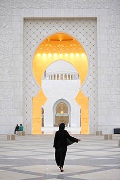 Main entrance, Sheikh Zayed Grand Mosque, Abu Dhabi, United Arab Emirates, Middle East