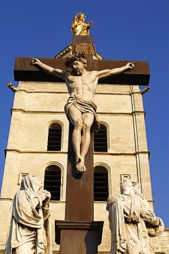 Calvary outside Avignon Cathedral, Vaucluse, France, Europe