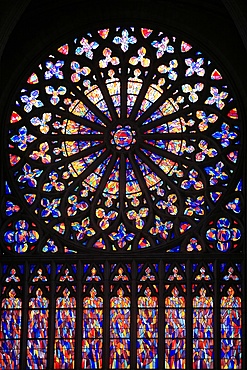 Rose window, Saint-Vincent cathedral, St. Malo, Ille-et-Vilaine, Brittany, France, Europe