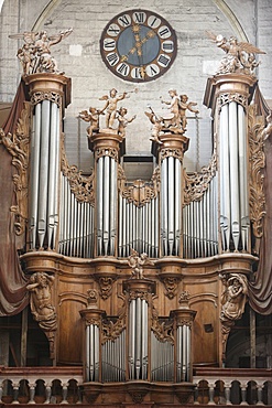 Notre-Dame de Dole collegiate church organ, Dole, Jura, Franche-Comte, France, Europe