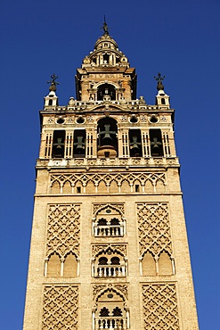 Giralda, the Seville cathedral bell tower, formerly a minaret, UNESCO World Heritage Site, Seville, Andalucia, Spain, Europe