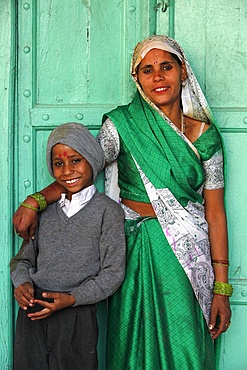 Indian mother and son, Nandgaon, Uttar Pradesh, India, Asia