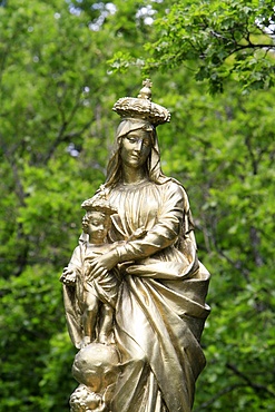 Virgin and Child, St. Germain-sur-Talloires, Haute-Savoie, France, Europe