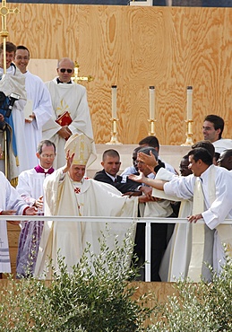 Mass celebrated on the Esplanade des Invalides by Pope Benedict XVI, Paris, France, Europe