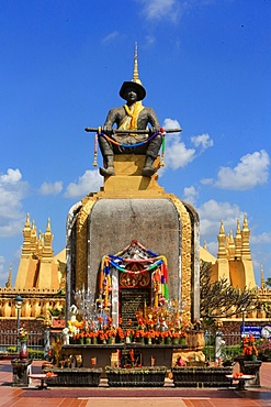 Statue of King Setthathirath, 1534-1571, Pha That Luang, Vientiane, Laos, Indochina, Southeast Asia, Asia