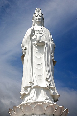 Giant statue 67m tall of Quan Am, Bodhisattva of Compassion (Goddess of Mercy), Linh Ung Buddhist Pagoda, Danang, Vietnam, Indochina, Southeast Asia, Asia