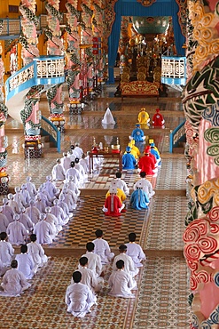 Caodaist service with priests, Cao Dai Holy See Temple, Tay Ninh, Vietnam, Indochina, Southeast Asia, Asia