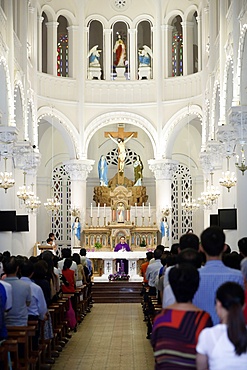 Church of the Sacred Heart of Jesus (Nha Tho Tan Dinh), Sunday mass celebration, Ho Chi Minh City, Vietnam, Indochina, Southeast Asia, Asia