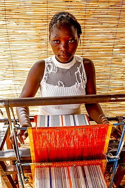 Young weaver in Koudougou, Burkina Faso, West Africa, Africa