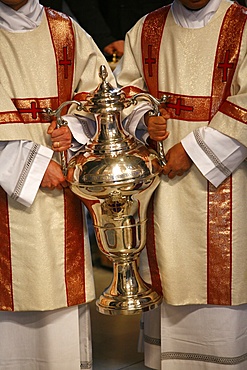 Sacred oil for the sick, Easter Thursday Mass in St. Peter's Basilica, Vatican, Rome, Lazio, Italy, Europe